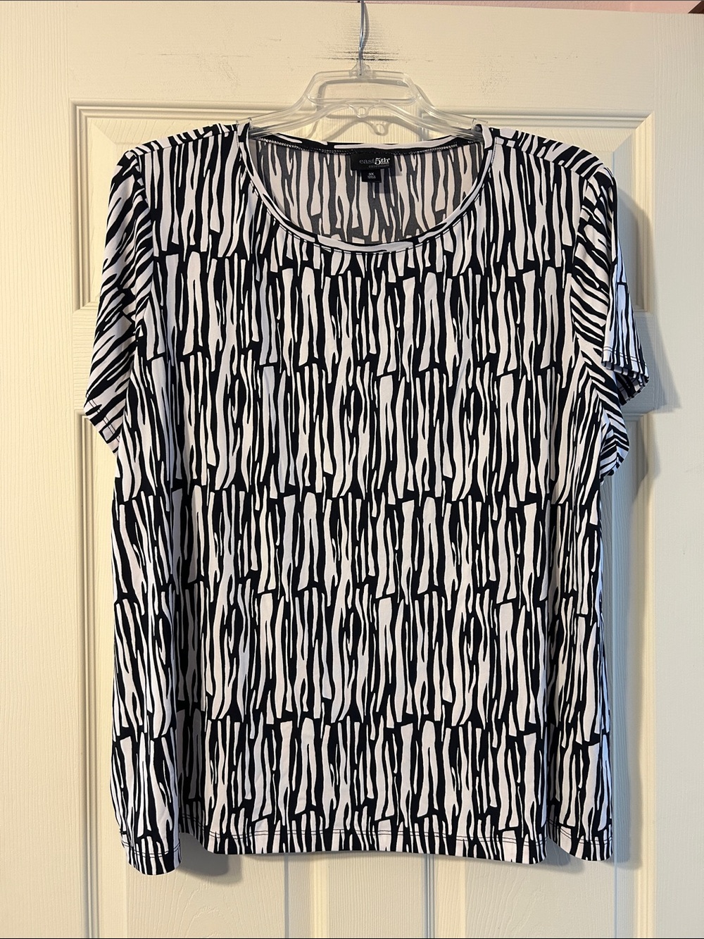 East 5th White & Black Abstract Blouse 3X
